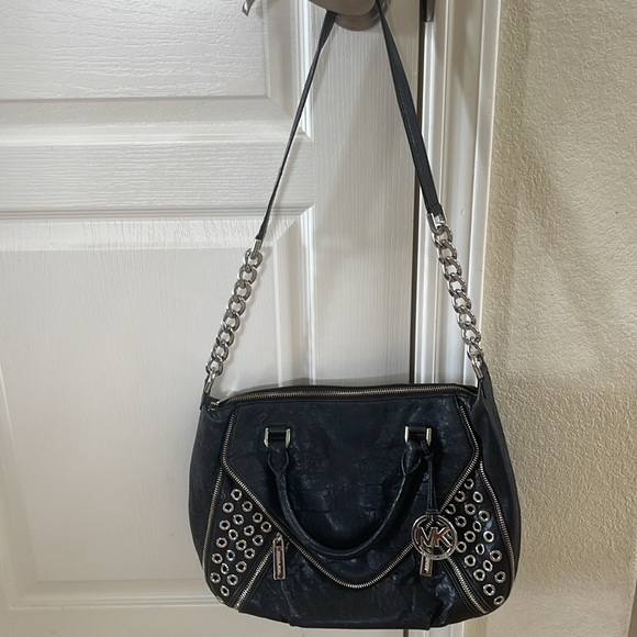 Michael Kors black leather zipper grommet hobo bag - Picture 2 of 9